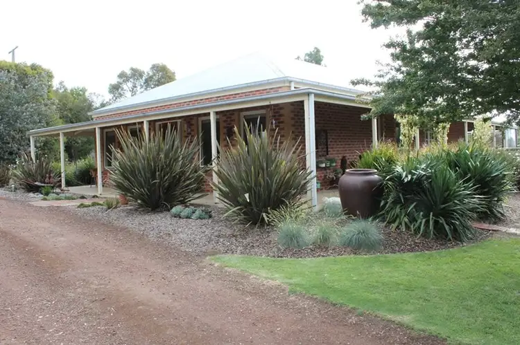 169 Robsons Road, Hamilton VIC 3300