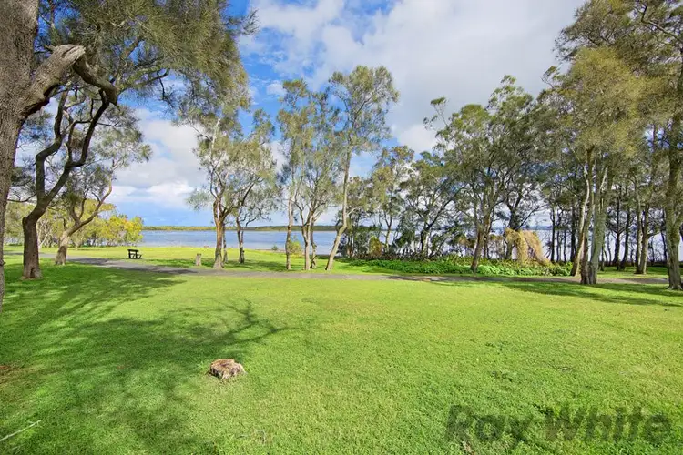 16 Diamond Head Drive, Budgewoi NSW 2262