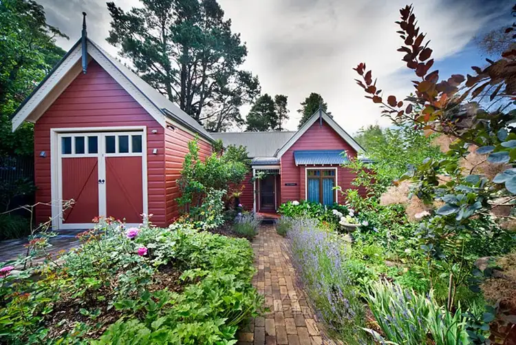 10 Carysfort Street, Blackheath NSW 2785