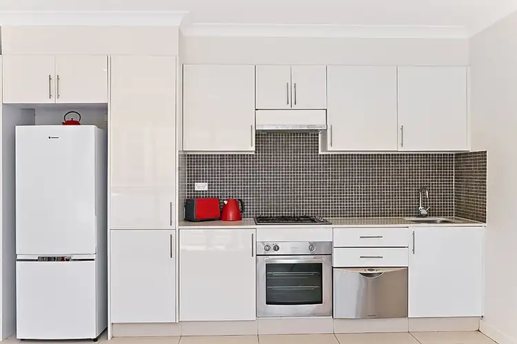 Main view of Homely unit listing, 4/180-182 Cope Street, Waterloo NSW 2017