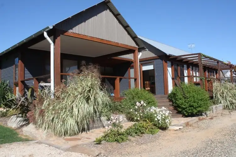 8 Araluen Street, Braidwood NSW 2622