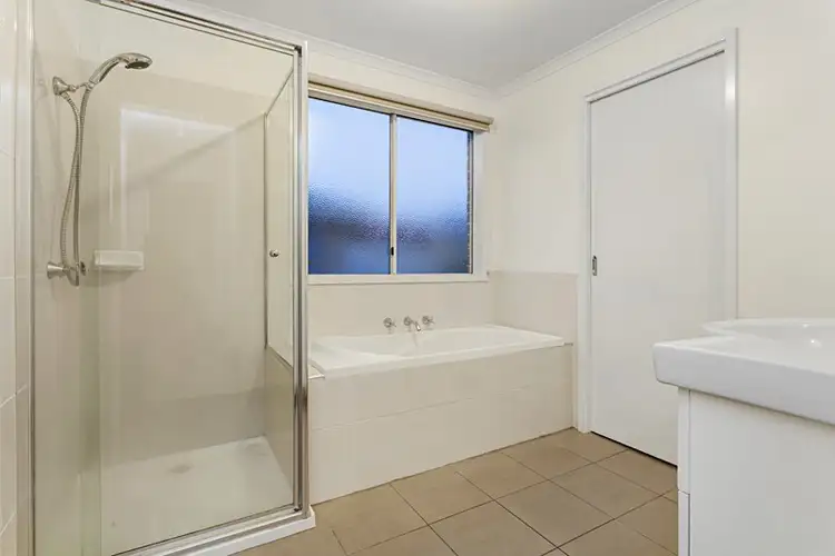 Fifth view of Homely unit listing, 2/33 Orwil Street, Frankston VIC 3199