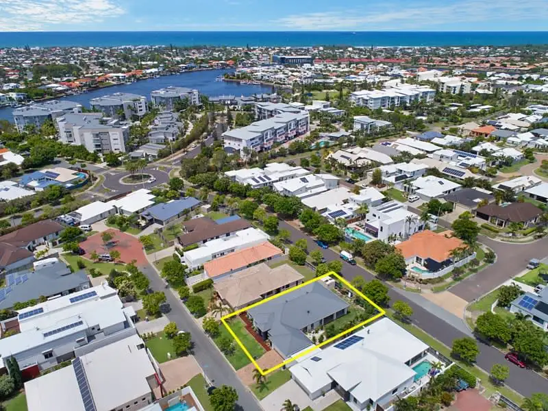 Main view of Homely house listing, 2 Castaway Court, Kawana Island QLD 4575