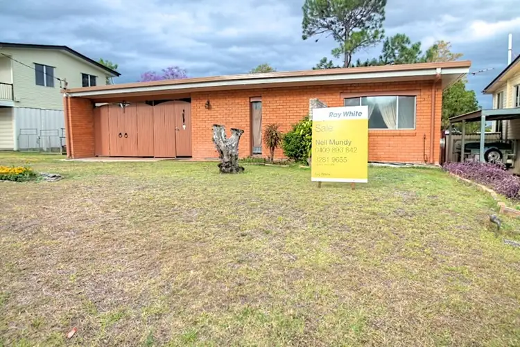 12 loveanius Street, Silkstone QLD 4304