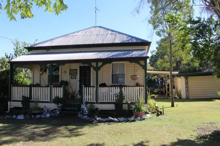 51 Hadley Street, Pittsworth QLD 4356