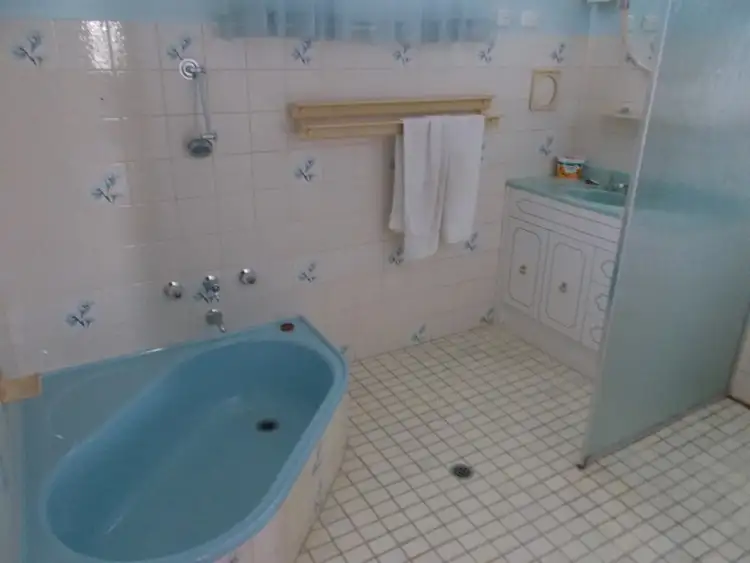 Sixth view of Homely house listing, 2 Eighth Street, Bordertown SA 5268