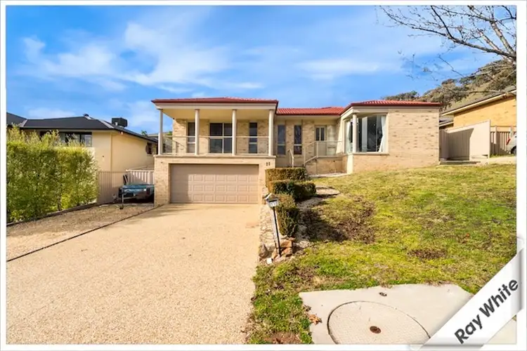 11 Alison Ashby Crescent, Banks ACT 2906