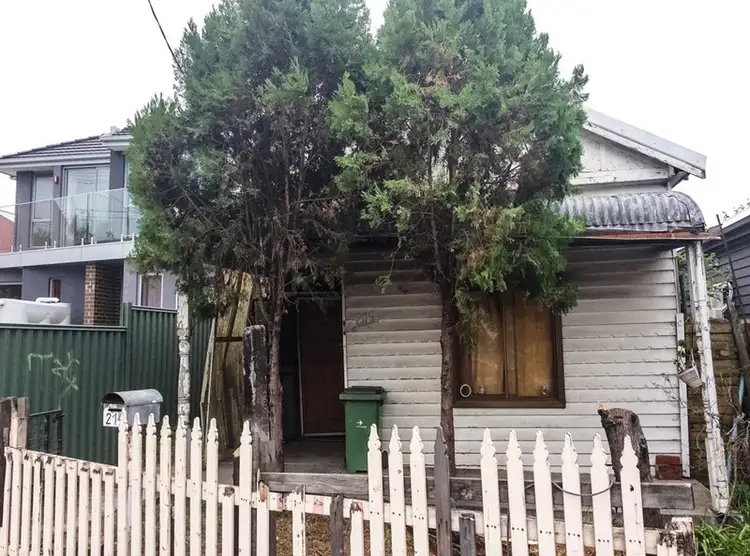 214 Ballarat Road, Footscray VIC 3011