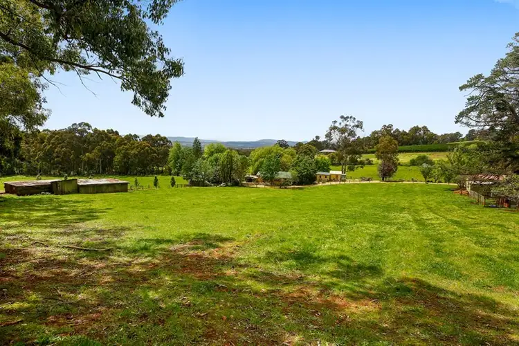 105 Monbulk-Seville Road, Wandin East VIC 3139