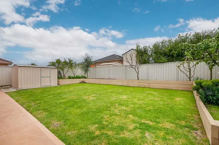 Sixth view of Homely house listing, 5 Deauville Green, Craigieburn VIC 3064