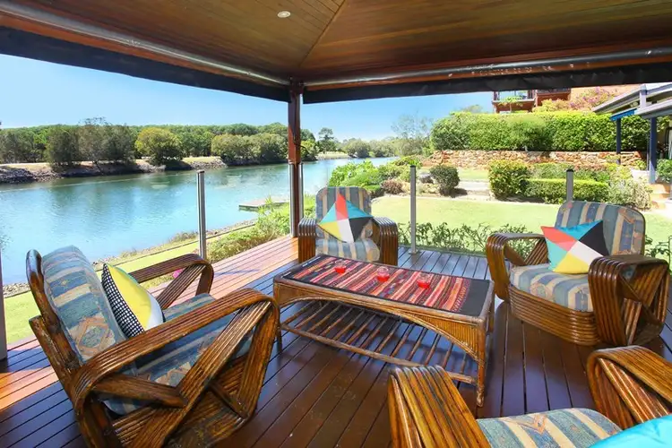 10 Lancelin Drive, Mermaid Waters QLD 4218