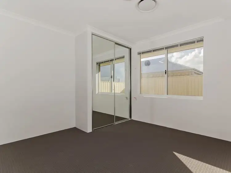 Sixth view of Homely house listing, 2 Jiri Court, Singleton WA 6175