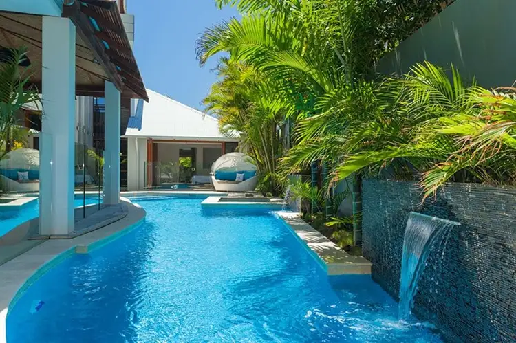 2 Wavecrest Drive, Castaways Beach QLD 4567