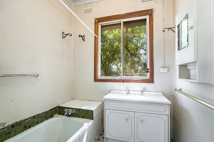 Fifth view of Homely house listing, 10 Foley Avenue, Preston VIC 3072