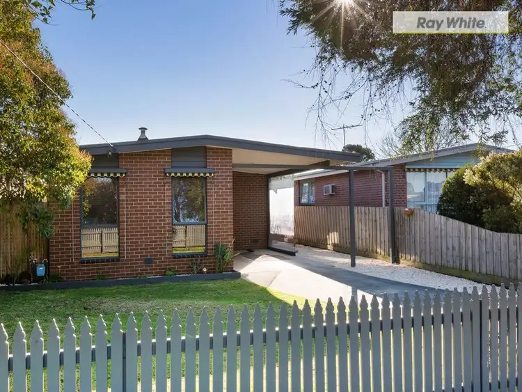 214 Ninth Avenue, Rosebud VIC 3939