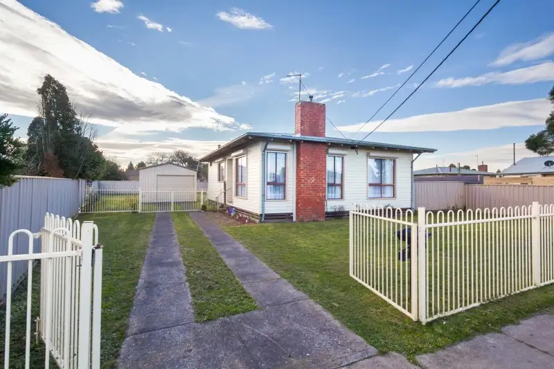 Main view of Homely house listing, 5 Violet Grove, Wendouree VIC 3355