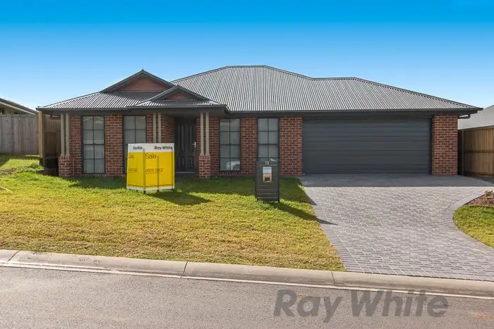 13 Olearia Way, Aberglasslyn NSW 2320