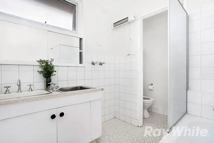Fifth view of Homely apartment listing, 6/2A Frogmore Road, Carnegie VIC 3163