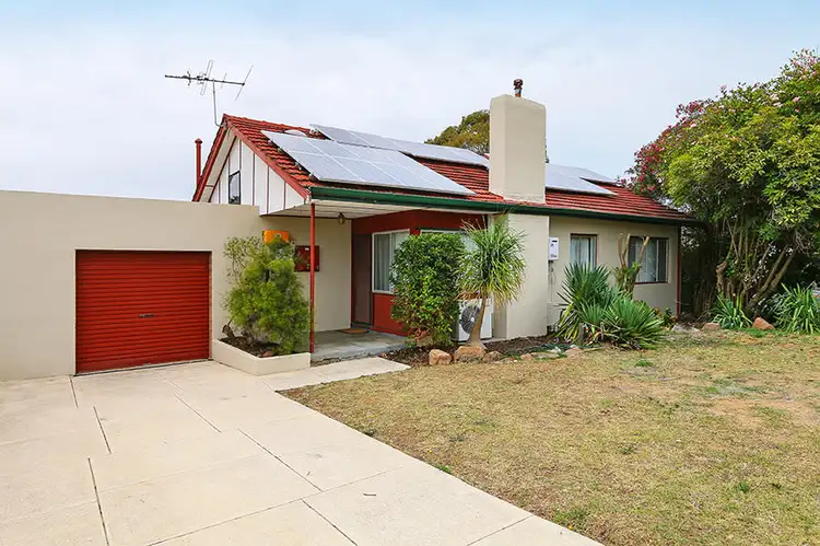 11 Batten Street, Coolbellup WA 6163