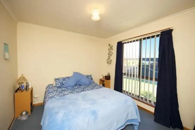 Fifth view of Homely unit listing, 1/733 Lavis Street, East Albury NSW 2640