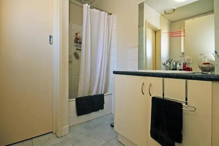 Fifth view of Homely unit listing, 4/26 Fairway Street, Frankston VIC 3199