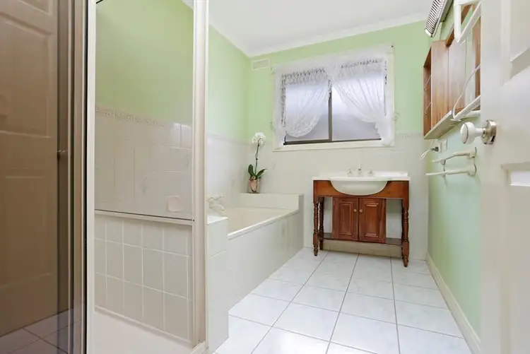 Seventh view of Homely house listing, 18 David Street, Hamilton VIC 3300