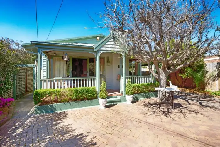 2 Tarella Road, Chelsea VIC 3196
