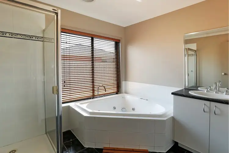 Seventh view of Homely house listing, 7 Primrose Court, Lara VIC 3212