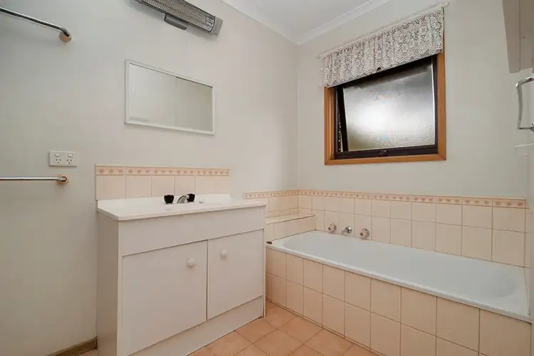 Fifth view of Homely house listing, 4/2-4 Kirby Street, Golden Square VIC 3555