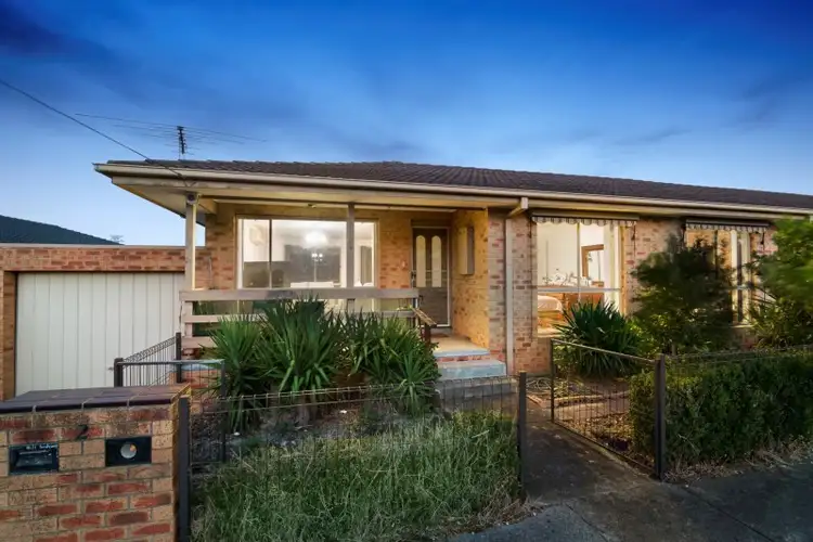Main view of Homely unit listing, 2/1 Sandalwood Drive, Oakleigh South VIC 3167