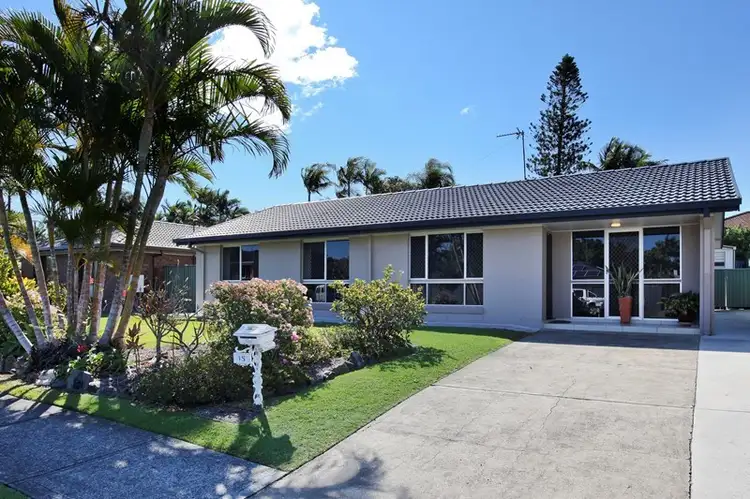 15 Collins Crescent, Benowa QLD 4217