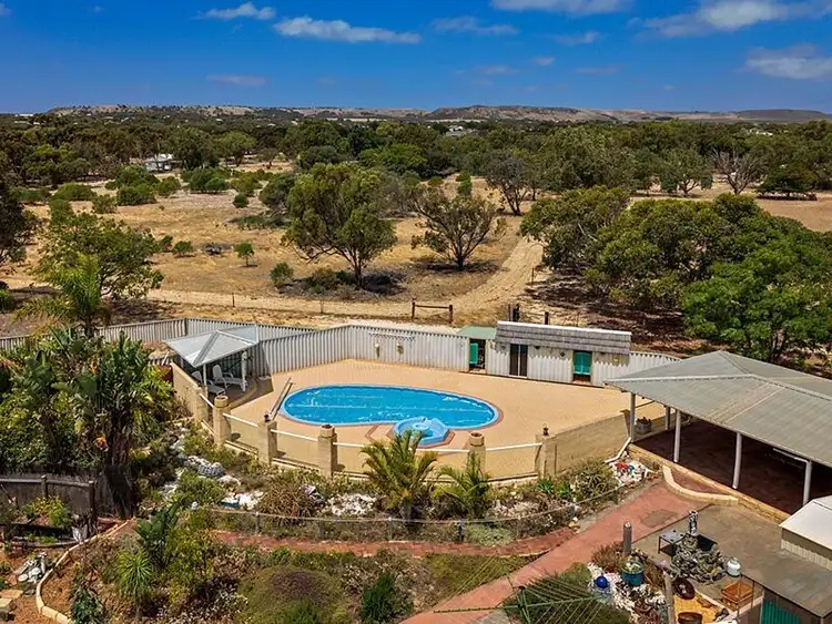6 Commander Court, Moresby WA 6530
