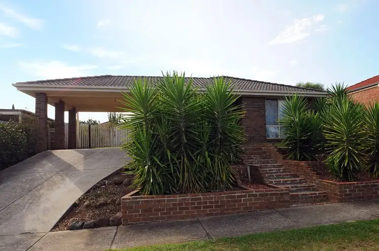 10 Hooper Drive, Skye VIC 3977