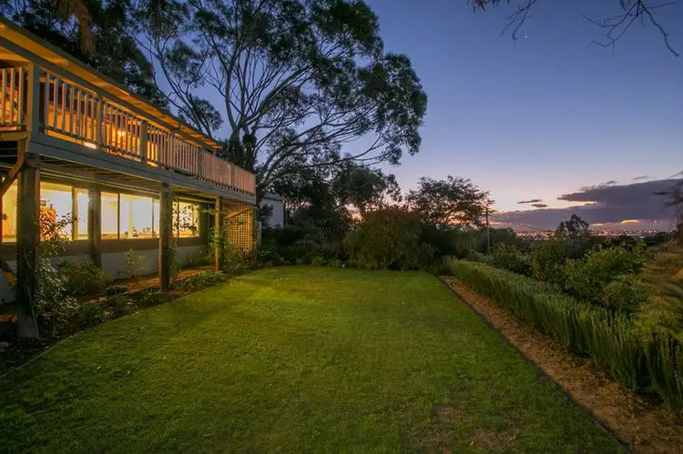 15 Carramar Drive, Kalamunda WA 6076