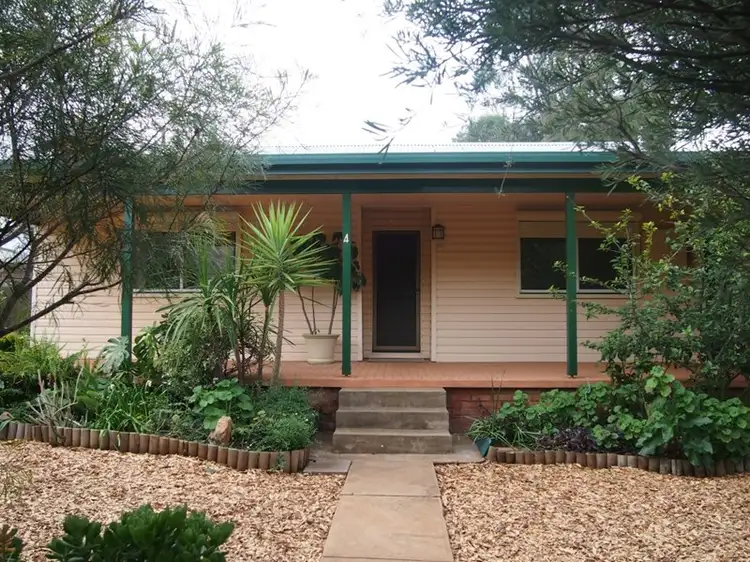4 Reid Street, Parkes NSW 2870