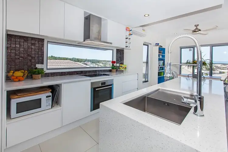 2/2 Neroli Drive, Springfield Lakes QLD 4300