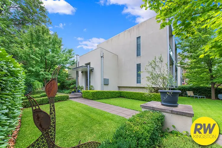 Main view of Homely townhouse listing, 19 Evans Crescent, Griffith ACT 2603