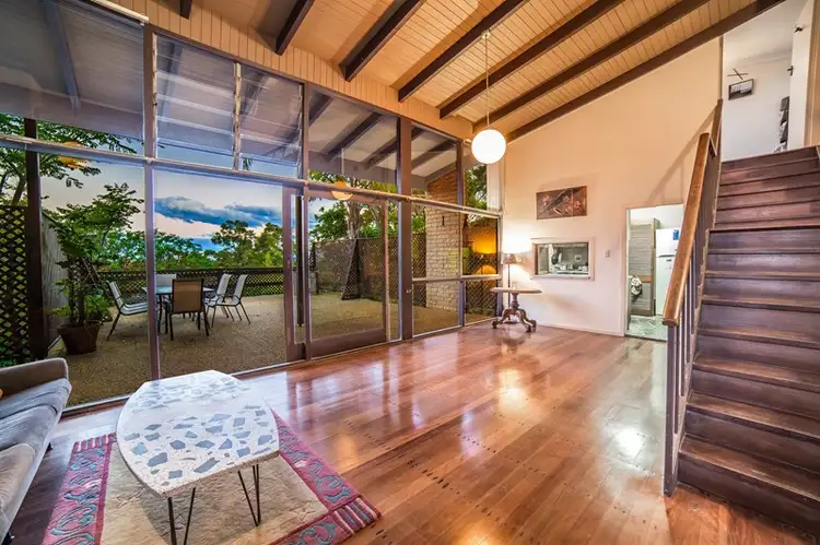 202 Heeb Street, Benowa QLD 4217