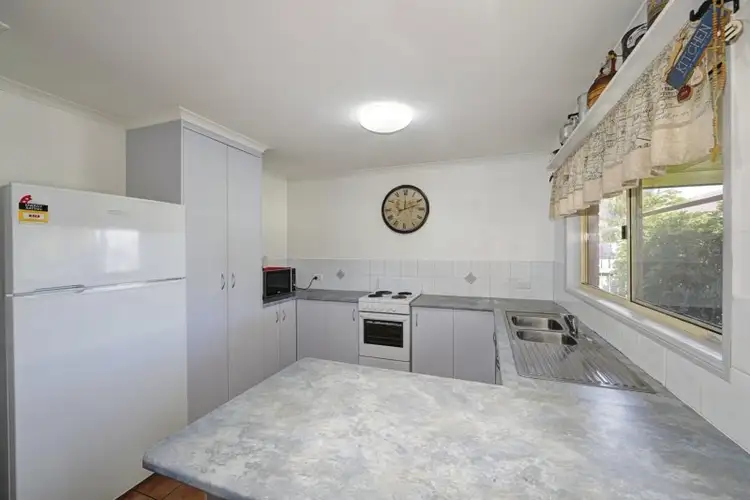 Fifth view of Homely house listing, 2 Majestic Place, Coral Cove QLD 4670