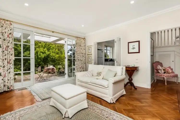 Fifth view of Homely house listing, 2 Dunsmuir Drive, Mount Waverley VIC 3149