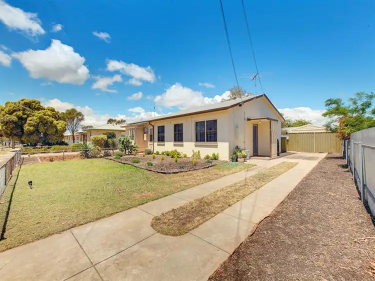 2 Kooringa Street, Taperoo SA 5017