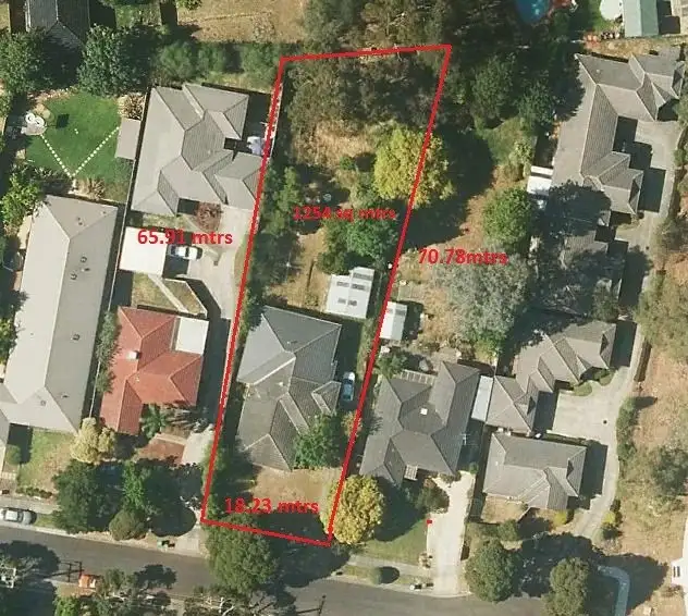 6 DENNIS Street, Croydon VIC 3136