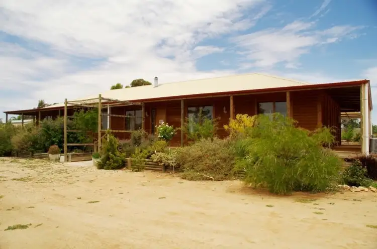 39 Cucumunga Street, Renmark SA 5341