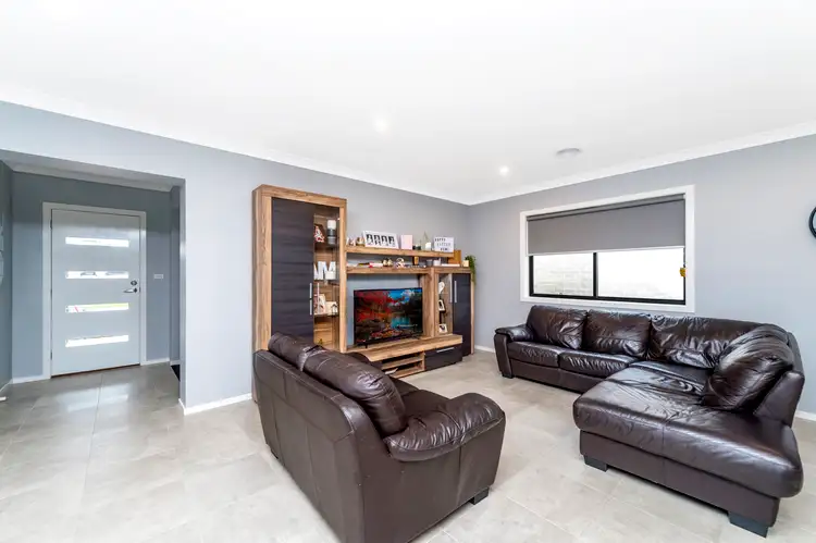 Fourth view of Homely house listing, 33 Griffiths Link, Googong NSW 2620