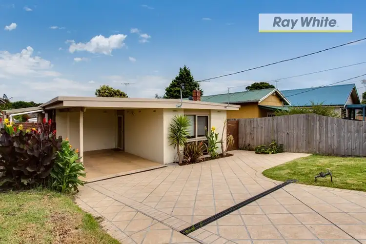 44 Seventh Avenue, Rosebud VIC 3939