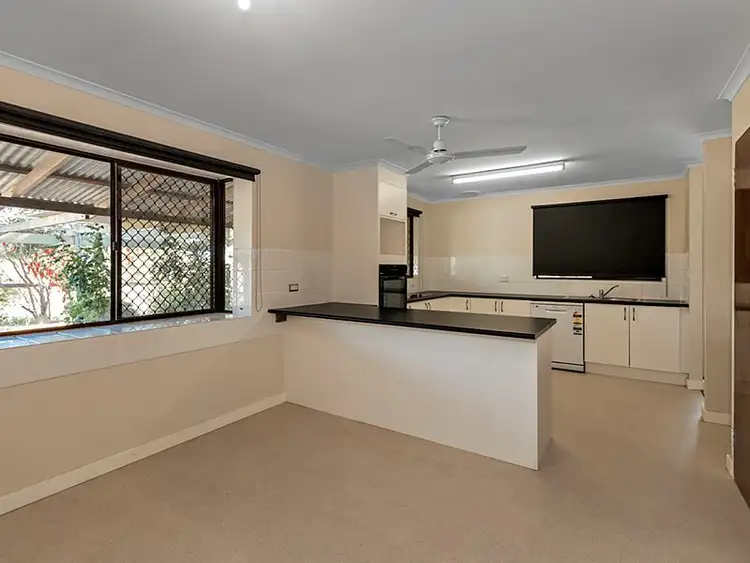 Fifth view of Homely house listing, 2 Pargi Close, Waggrakine WA 6530
