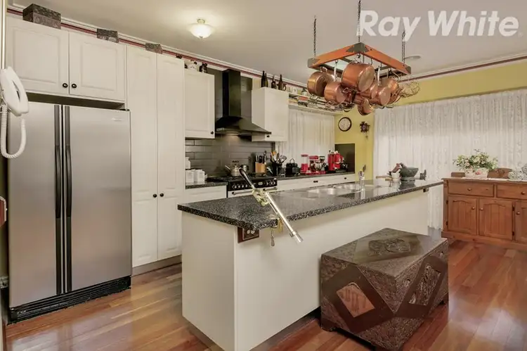 Sixth view of Homely house listing, 10 Forest View, Bundoora VIC 3083