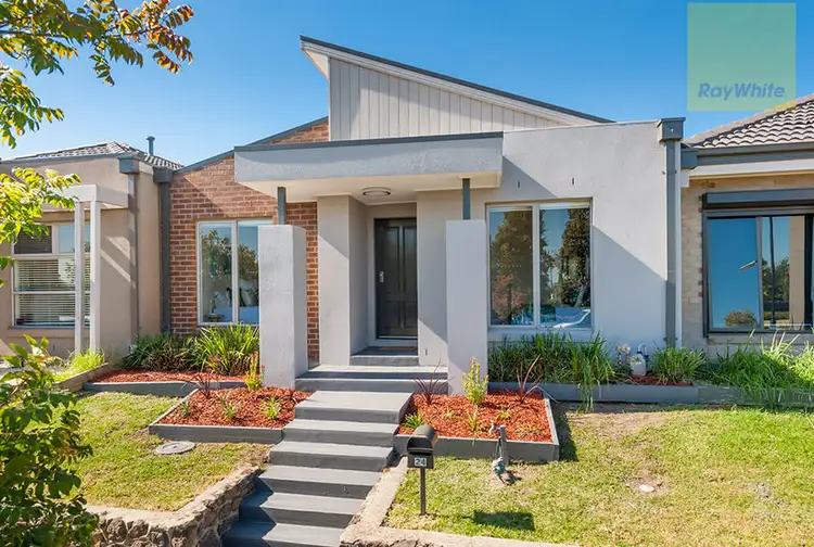 24 Hoxton Crescent, Craigieburn VIC 3064