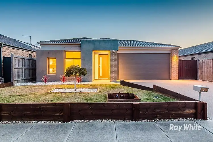 7 Pebble Avenue, Lyndhurst VIC 3975