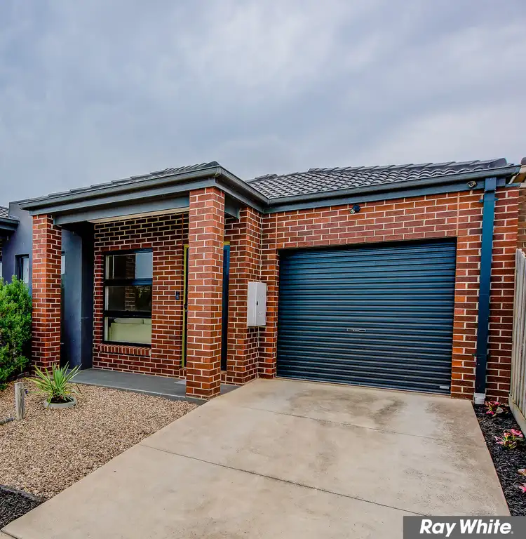 Second view of Homely house listing, 2/23 Starflower Way, Truganina VIC 3029